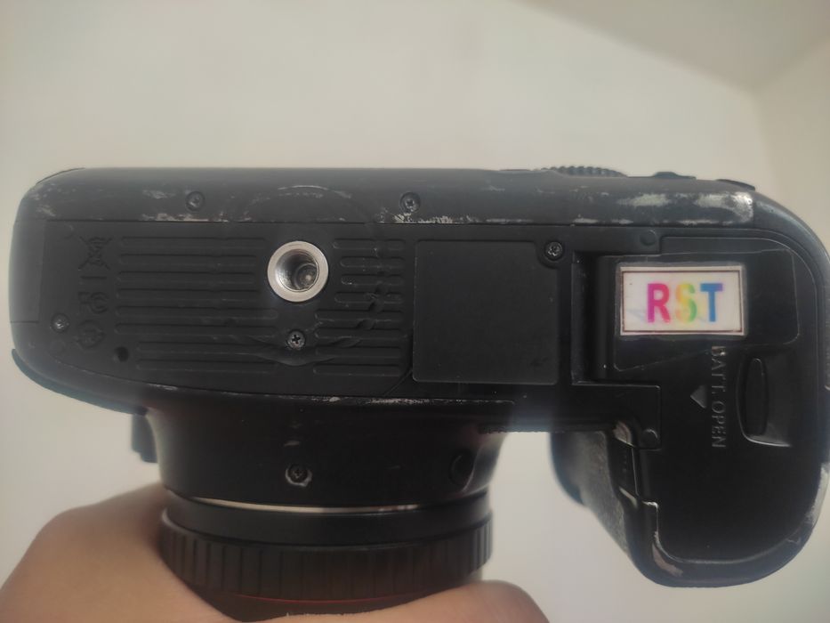 Canon 6d body sotiladi. Arzon