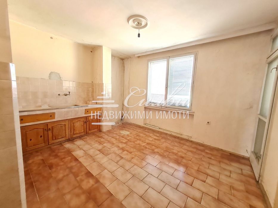 Продава се Тристаен апартамент в Шумен, Болницата - 97 кв.м за 973 €/кв.м - Снимка #4