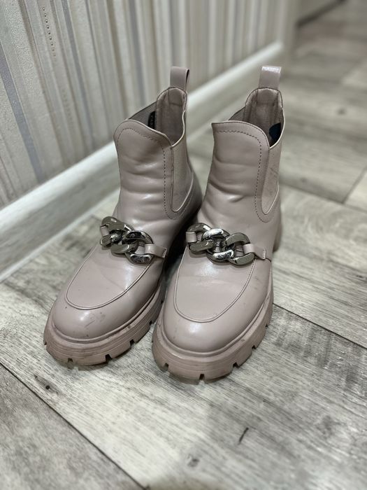 Продам осенние ботинки