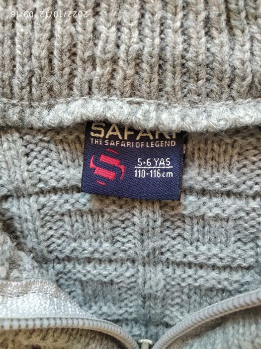 Свитера на мальчика 5-7 лет.цена по 80.000
