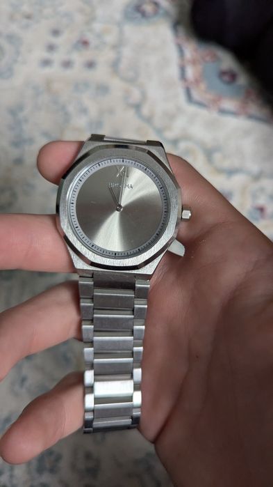 Продам часы броша