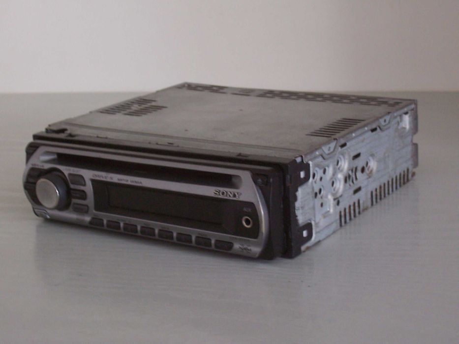 Авто MP3,Aux, СД плеър Sony CDX-GT210
