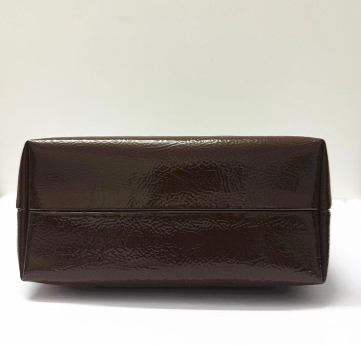 Сумочка лаковая кожа