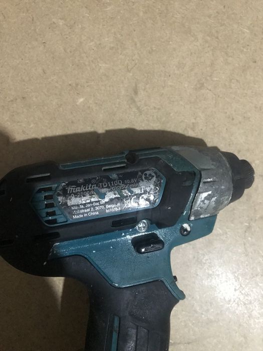 Masina insurubat Makita TD 110D 10,8v incompleta
