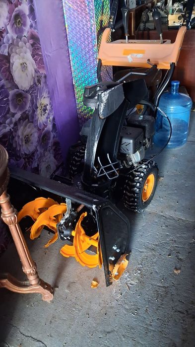 Снегоуборочная машина