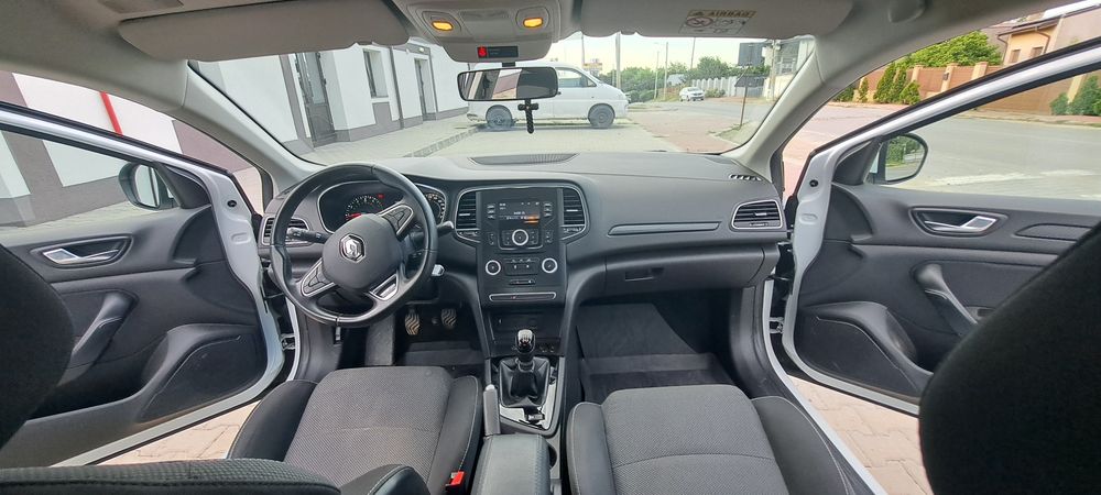 RENAULT Megane 2022 — imagine 5