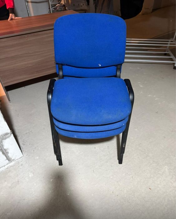 Продам офисные столы стулья вешалку