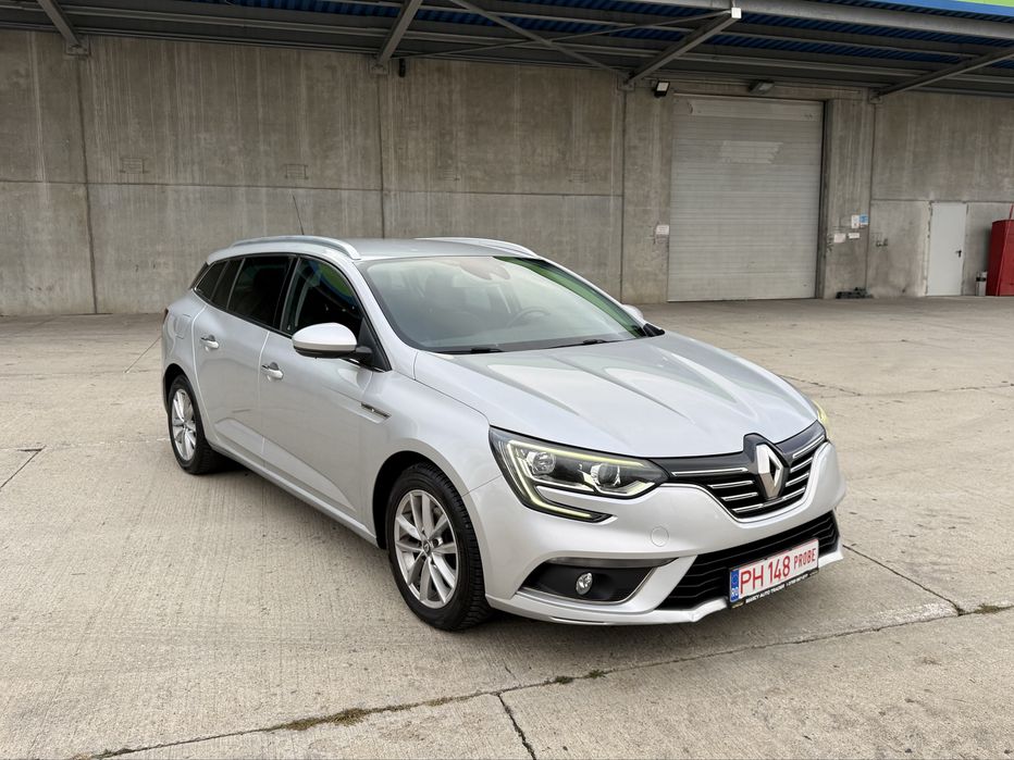 Renault Megane 4 Bose , 1.5 dci 110 cp , Euro6 , Fabr. 2017, Masaj ,Ambientale , Led , Carte Service + Istoric Km Complet !!
