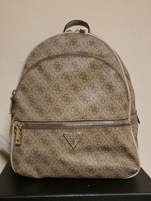 Guess оригинална дамска раница