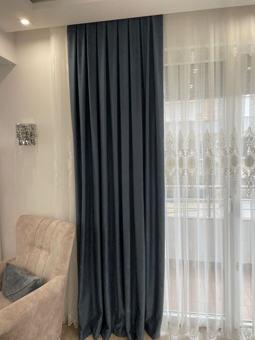 Завеси тъмно синьо