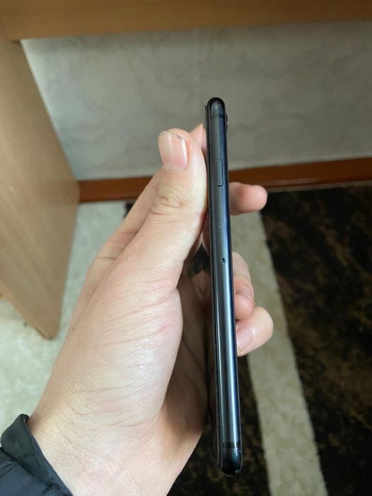 Айфон се 2020 обмен либом продам