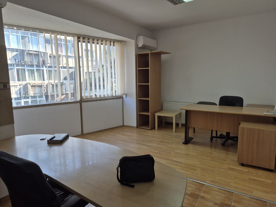 Vind garsoniera dubla (45mp) in bloc nou