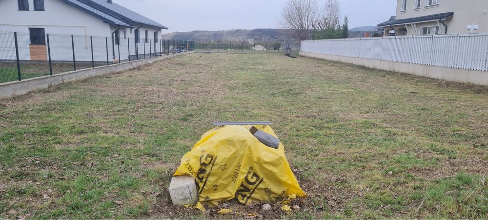Teren, Loc casa Vernesti/Buzau, la sosea, Imprejmuit Gard Nou, 1000 m², Gaze, Apa, Curent 380 V/220 V