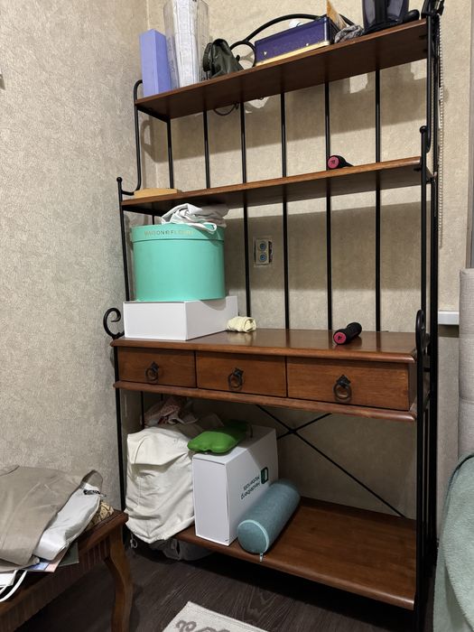 Продается стеллаж