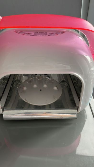 Продам лампу для сушки ногтей