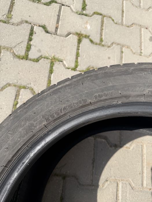 Летни гуми Bridgestone 255/45 R19 дот 2023
