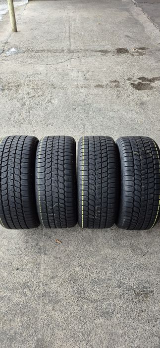 4 anvelope iarna Bridgestone 255/55/17.Pretul este pe bucata