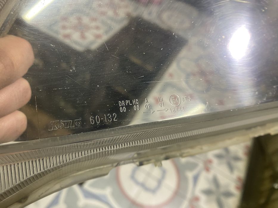 Стекло фара Land cruiser 200