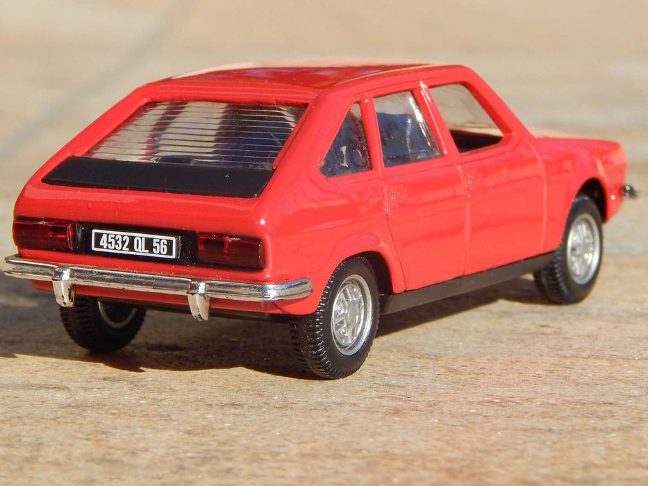 Macheta Renault 30 1975–1984 scara 1:43 Norev Franta uzata