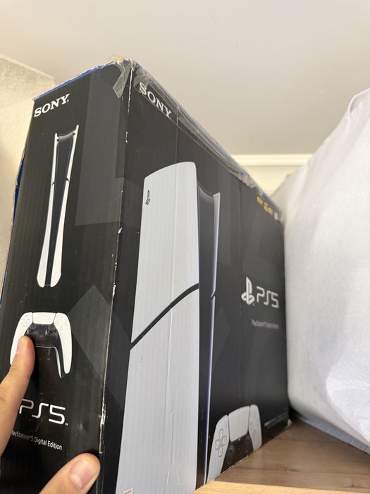 Продается Playstation 5 в отличном состоянии