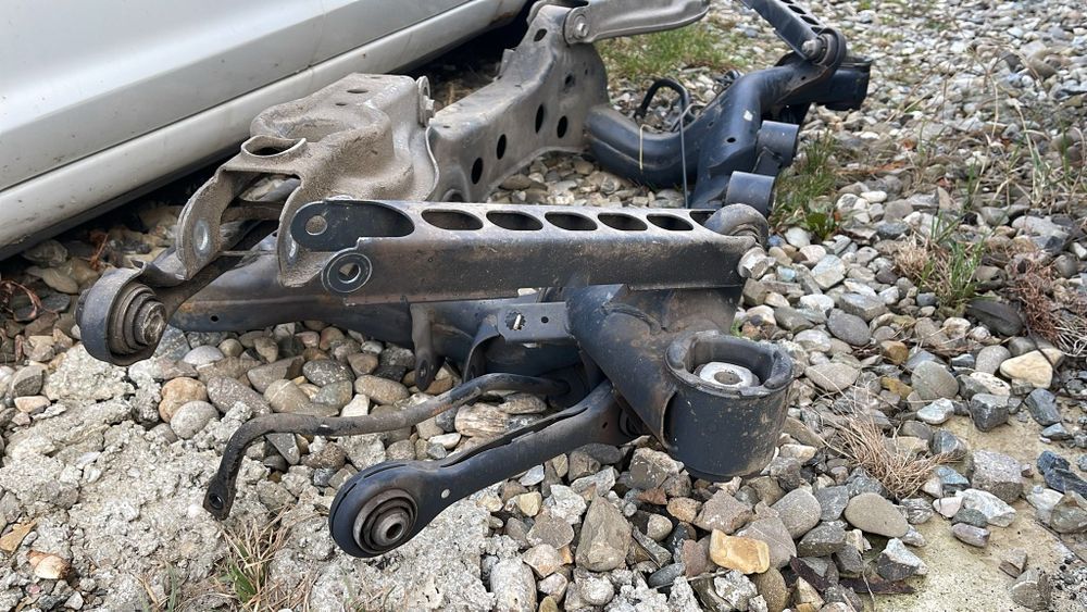 Punte spate bmw e90 330 xd