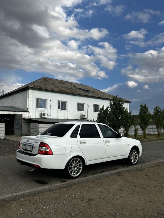 Приора 2013 год.
