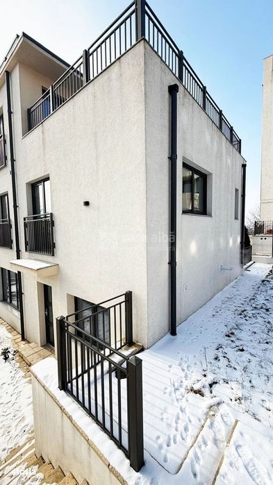 Popas Pacurari - duplex modern de inchiriat, D+P+E, terasa, parcare