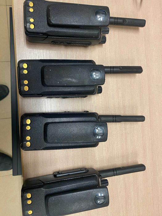 Motorola DP 2400 Радиостанция 4 БРОЯ