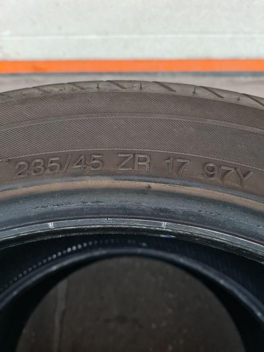 Летни гуми 2 броя VRRDESTEIN Ultrac 235 45 R17 дот 0614