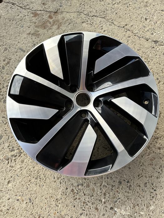 Vând jantă aluminiu originală  de 19 de Arteon