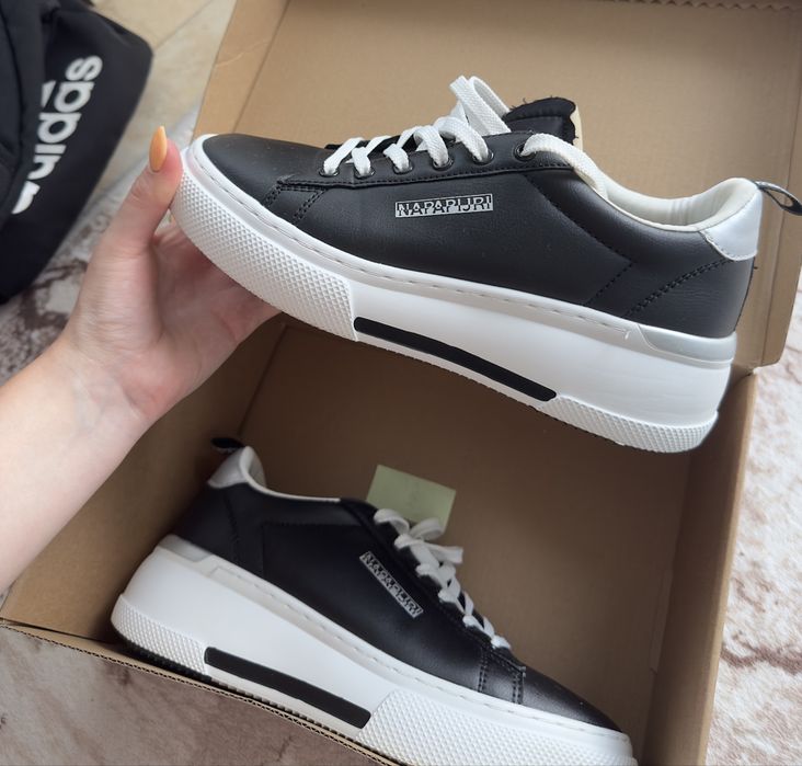 Обувки Napapijri, размер 38. Цена: 25 €.