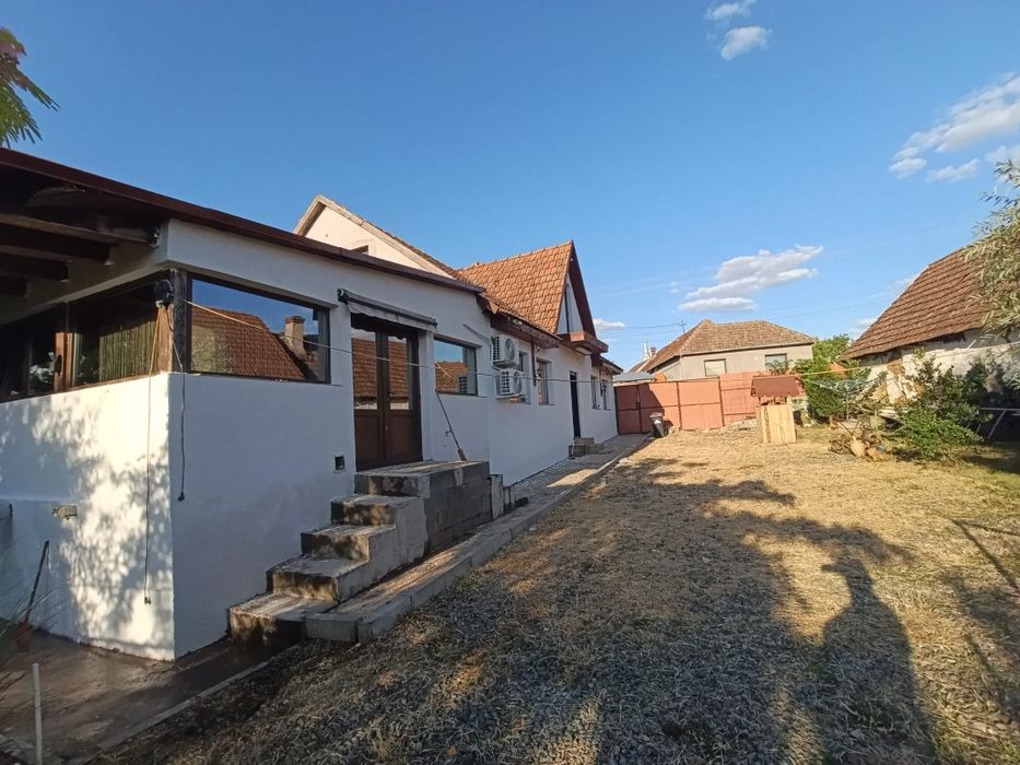 Casa mobilata si utilata in Vinga, teren 1300mp
