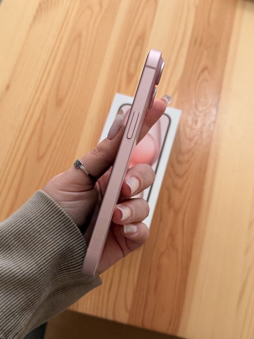Iphone 15 roz, 128 gb