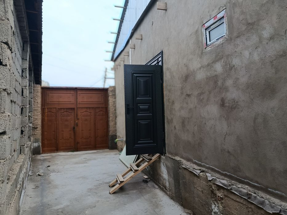 Hovli uy sotiladi 4 honali