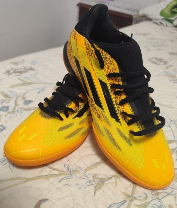 Vând ghete fotbal Adidas model Messi