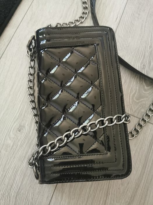 Чанта черна чанта