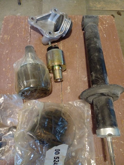 Амортизатор задней и прочие запчасти