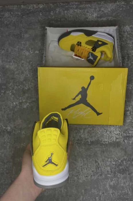 Jordan 4 Retro Lightning