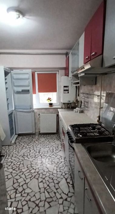 Apartament Faleza Nord, 3 camere decomandat, 2 bai, bucatarie separata