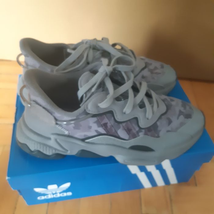 Adidași Adidas Ozweego noi preț 350lei (neg)