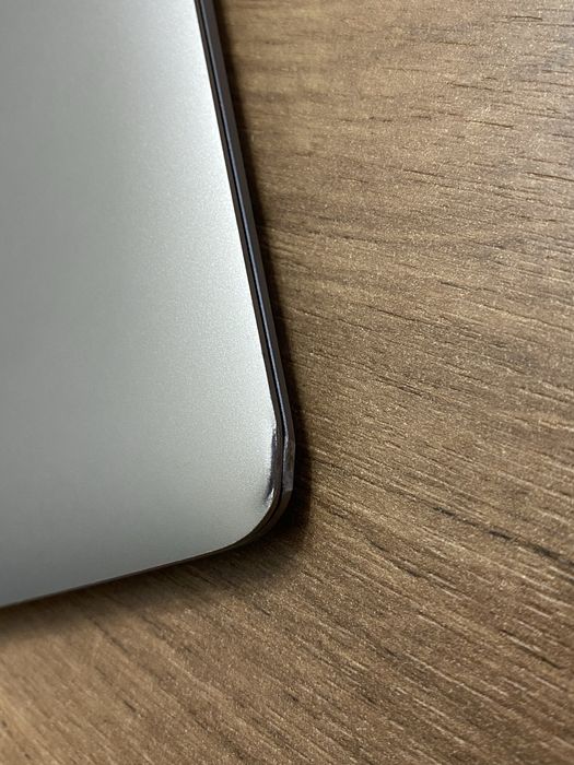 Apple MacBook (model A1534), в идеальном состоянии.