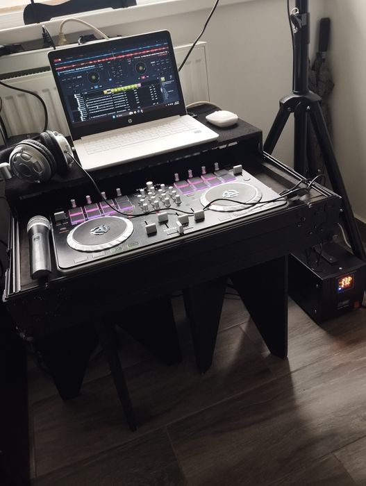 Închiriez sistem sonorizare și lumini