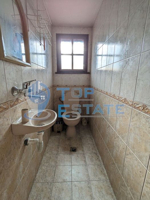 Етаж от къща в центъра на град Трявна