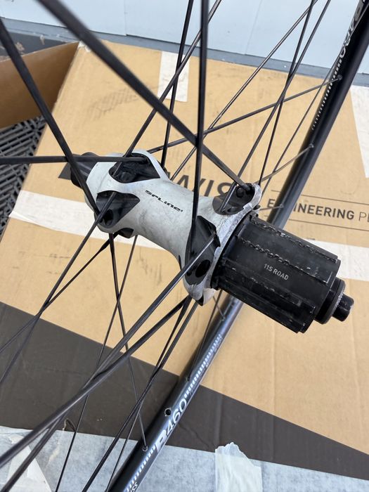 Задна капла шосеен велосипед DT Swiss R460