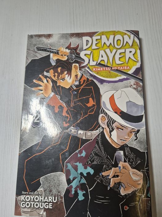 Продавам demon slayer том 1 и 2