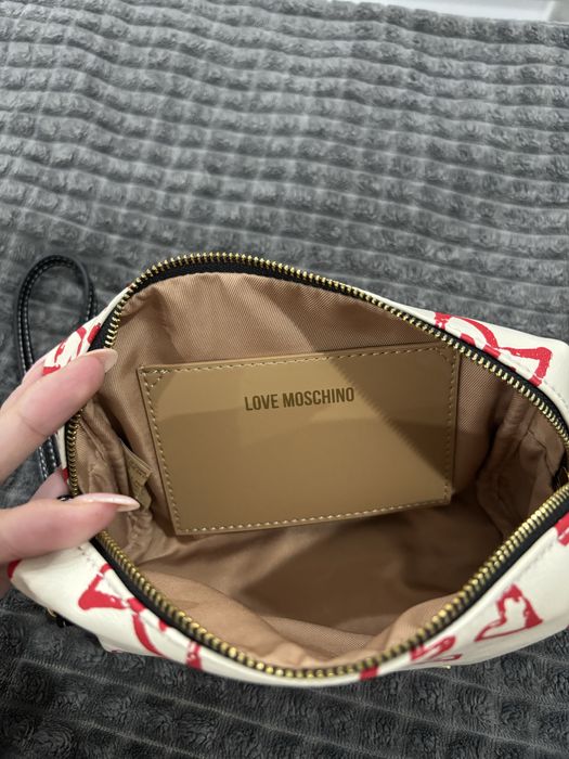Чантичка на Moschino
