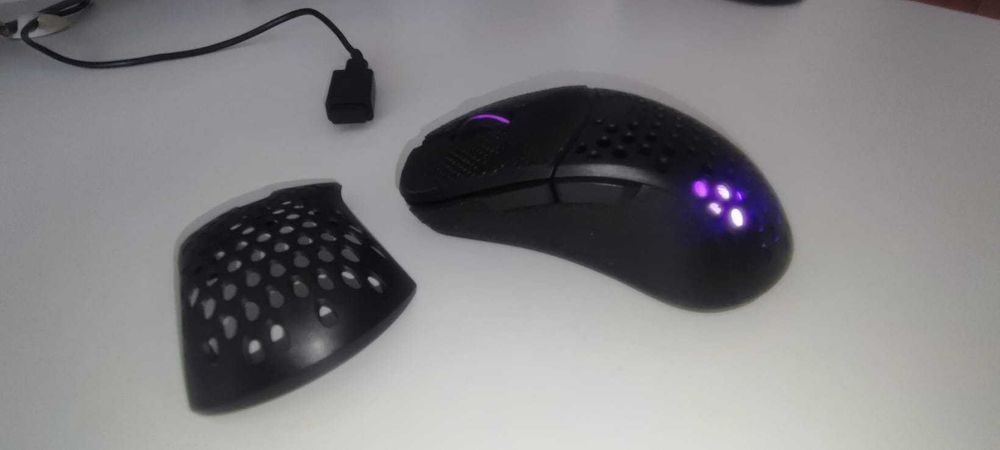 Vand Mouse gaming Xtrfy M42 Wireless RGB Black.