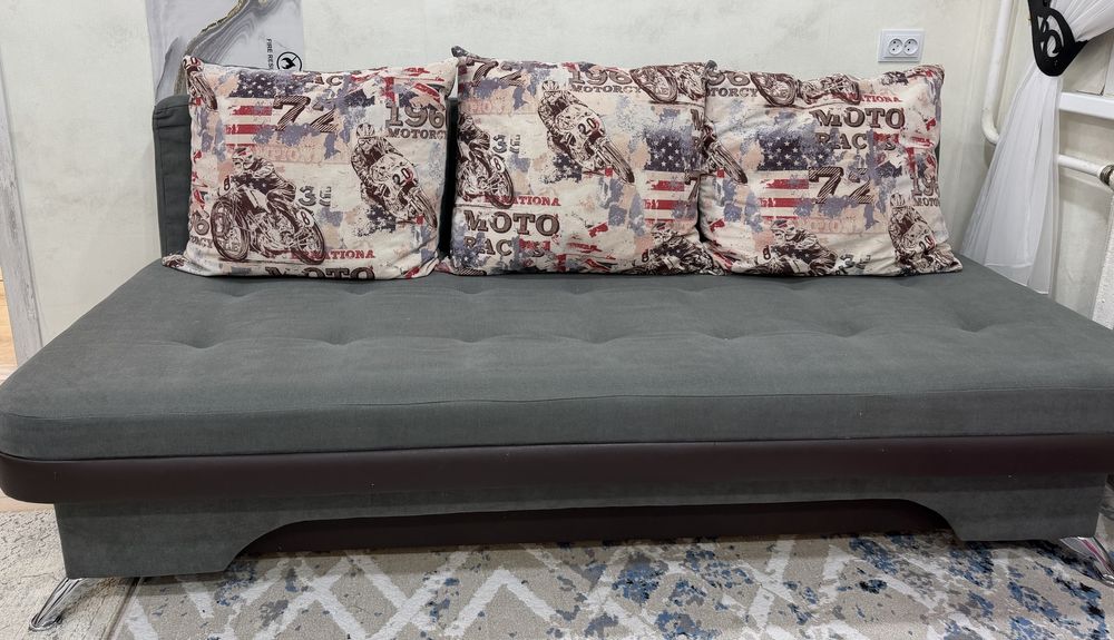 Диван для гостинной или спальни