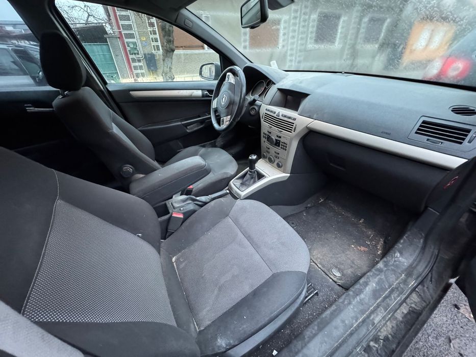 Opel Astra 1.6               .
