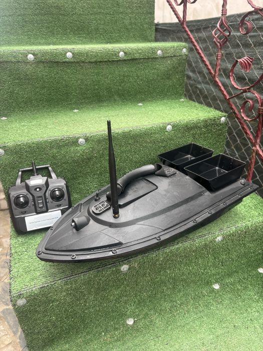 Vând barcă de pescuit (navomodel de plantat) - stare foarte bună!